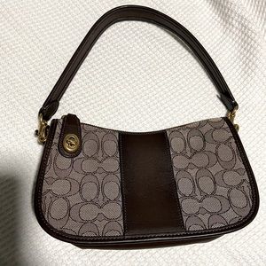 Coach Swinger Shoulder Bag